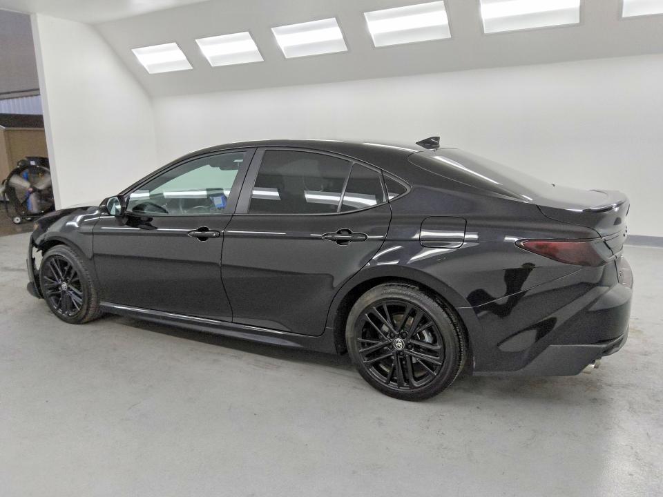 Zdjęcie 2 z aukcji – 2025 TOYOTA CAMRY z VIN 4T1DAACK2SU088042