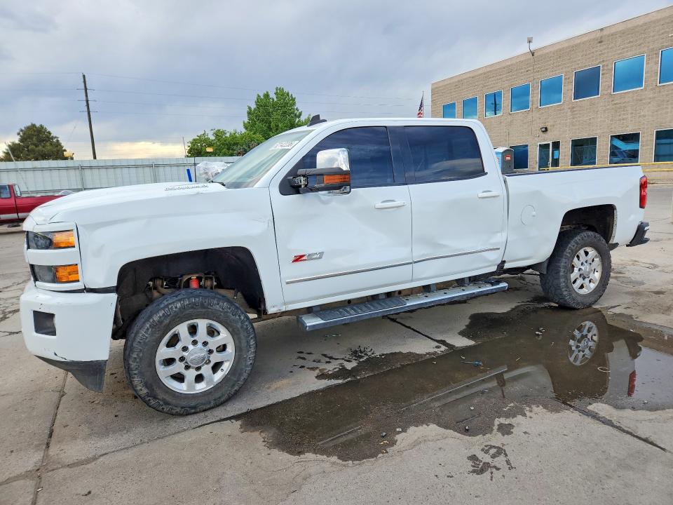 CHEVROLET SILVERADO 2018 with VIN 1GC4KZCY4JF261616 - Photo from auction