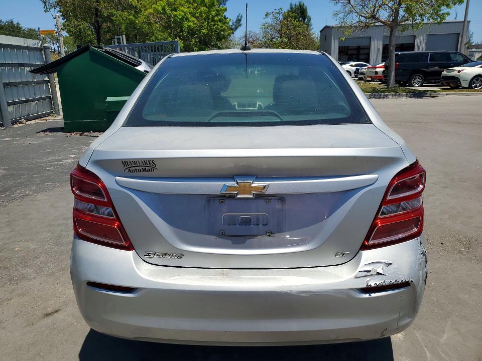 Снимка 6 от търг – 2017 CHEVROLET SONIC с VIN 1G1JD5SH6H4176962