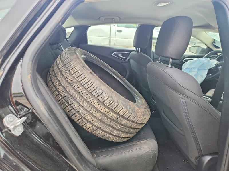 Photo 10 from auction – 2015 CHRYSLER 200 with VIN 1C3CCCABXFN695593