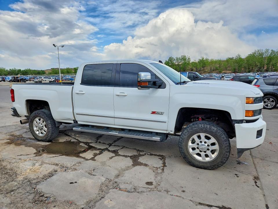Photo 4 from auction – 2018 CHEVROLET SILVERADO with VIN 1GC4KZCY4JF261616