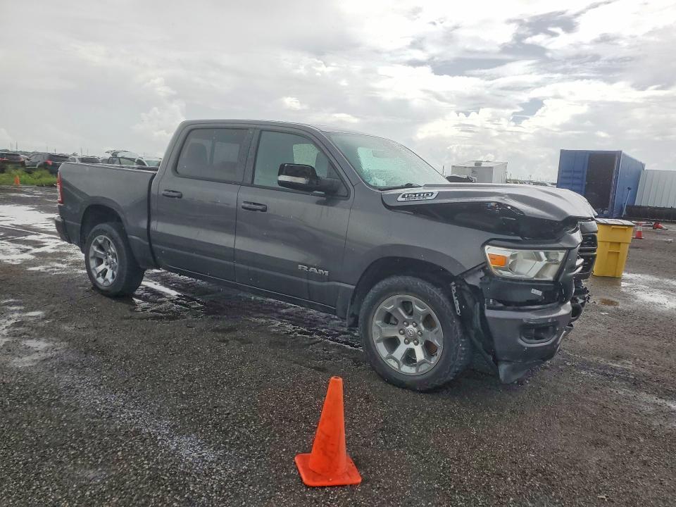Foto 4 de la subasta – 2022 RAM 1500 con VIN 1C6RREFT8NN358816