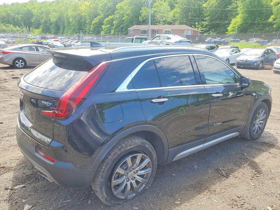 Photo 3 from auction – 2020 CADILLAC XT4 with VIN 1GYFZDR46LF031889