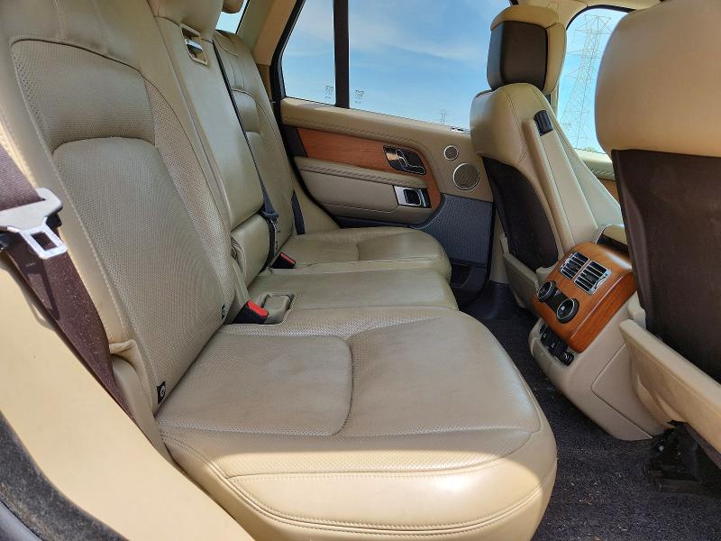 Photo 11 from auction – 2018 LAND ROVER RANGE ROVER with VIN SALGS2SV4JA389291