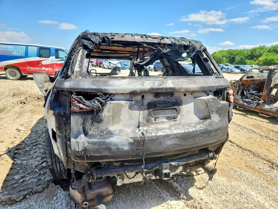 Photo 6 from auction – 2019 CHEVROLET TRAVERSE with VIN 1GNERHKW7KJ144046