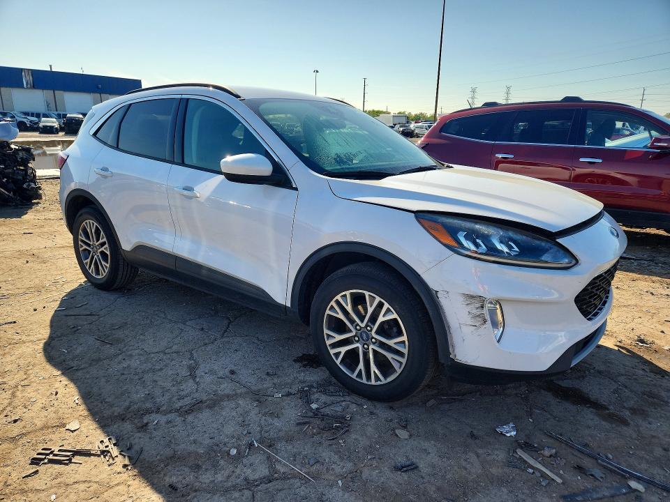 Photo 4 from auction – 2021 FORD ESCAPE with VIN 1FMCU9H68MUA86151
