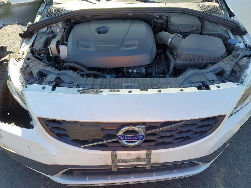 Photo 11 from auction – 2017 VOLVO V60 CROSS COUNTRY with VIN YV440MWKXH1040543