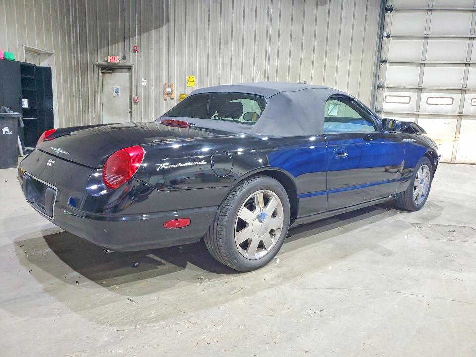 Photo 3 from auction – 2002 FORD THUNDERBIRD with VIN 1FAHP60A12Y119700