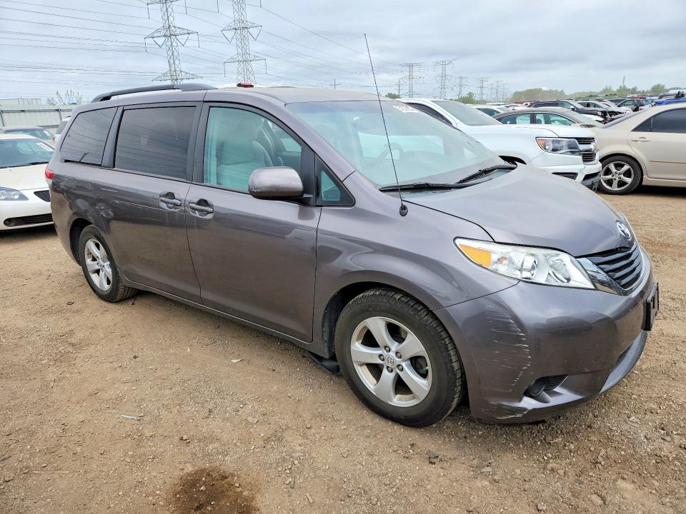 Photo 4 from auction – 2014 TOYOTA SIENNA with VIN 5TDKK3DC9ES429859