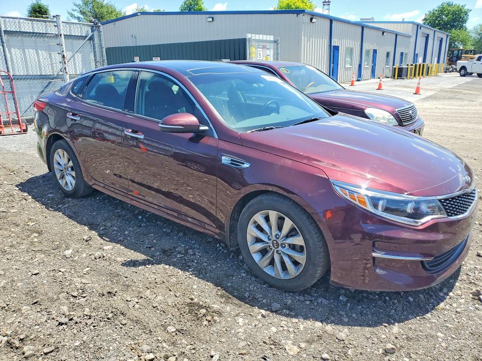 Photo 4 from auction – 2017 KIA OPTIMA with VIN 5XXGU4L37HG150634