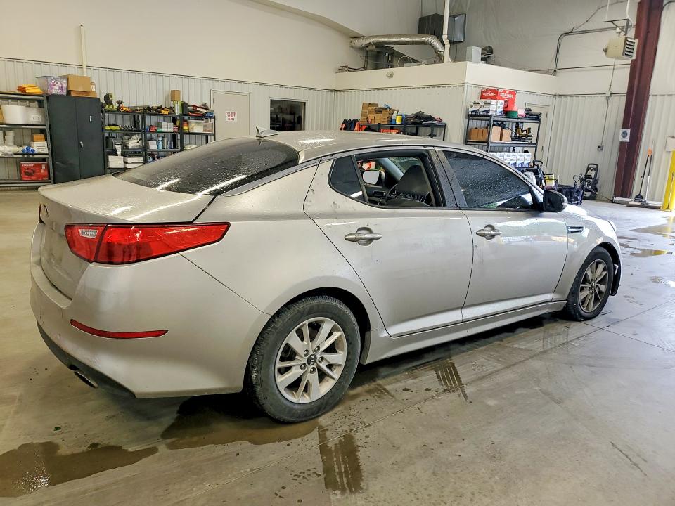 Photo 3 from auction – 2015 KIA OPTIMA with VIN KNAGM4A79F5528697