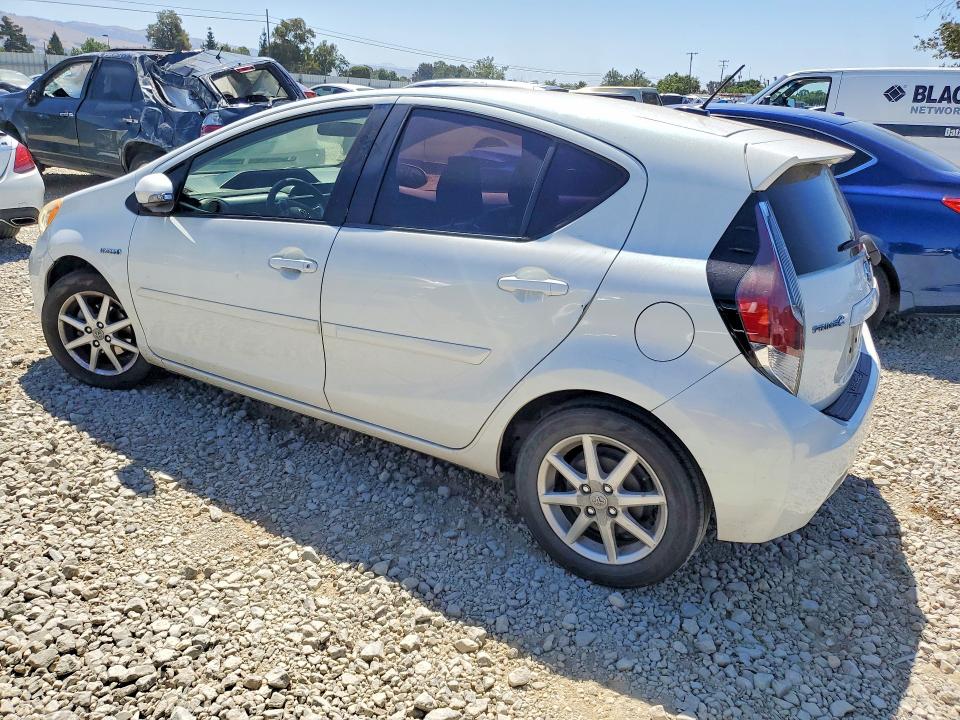 Photo 2 from auction – 2012 TOYOTA PRIUS C with VIN JTDKDTB39C1028562