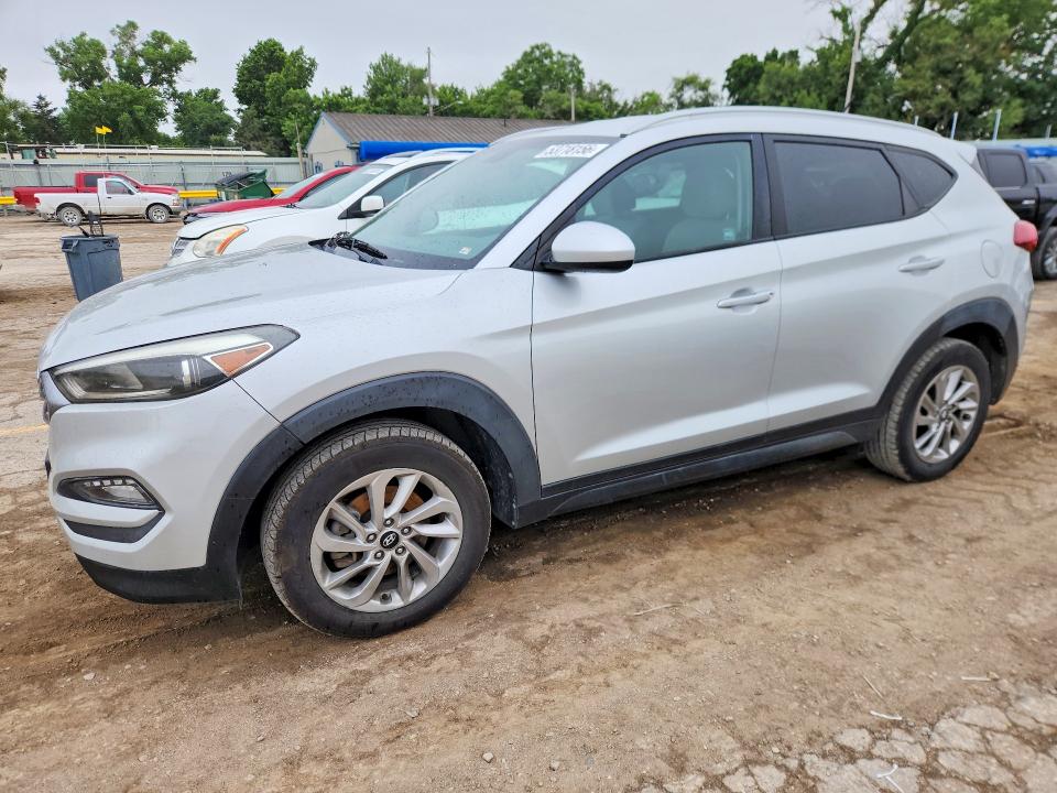 HYUNDAI TUCSON 2016 with VIN KM8J33A46GU100651 - Photo from auction