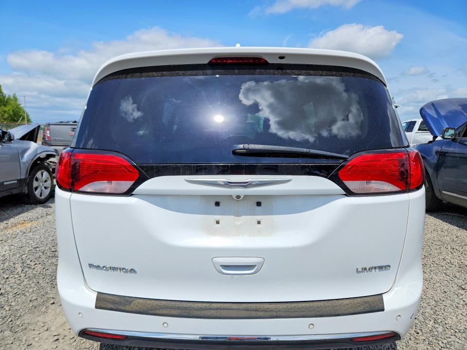 Photo 6 from auction – 2017 CHRYSLER PACIFICA with VIN 2C4RC1GG0HR505271