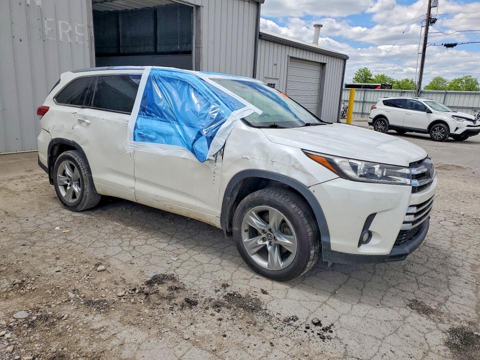 Photo 4 from auction – 2018 TOYOTA HIGHLANDER with VIN 5TDDZRFH7JS907156