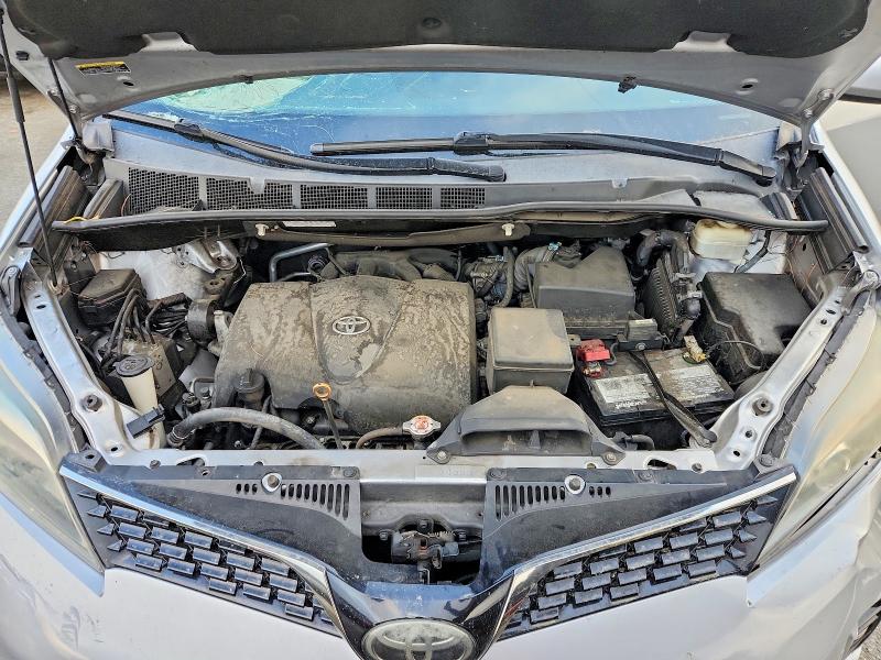 Photo 12 from auction – 2018 TOYOTA SIENNA with VIN 5TDXZ3DC7JS964779