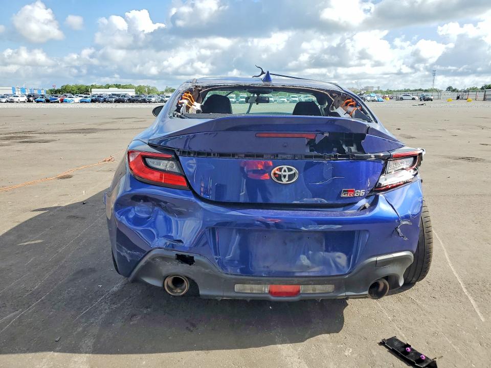 Photo 6 from auction – 2023 TOYOTA GR 86 with VIN JF1ZNBE17P9754305