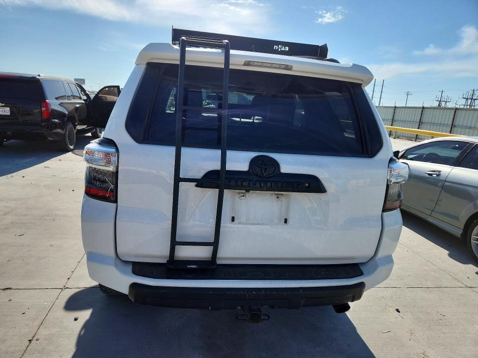 Photo 6 from auction – 2019 TOYOTA 4RUNNER with VIN JTEBU5JR9K5660093
