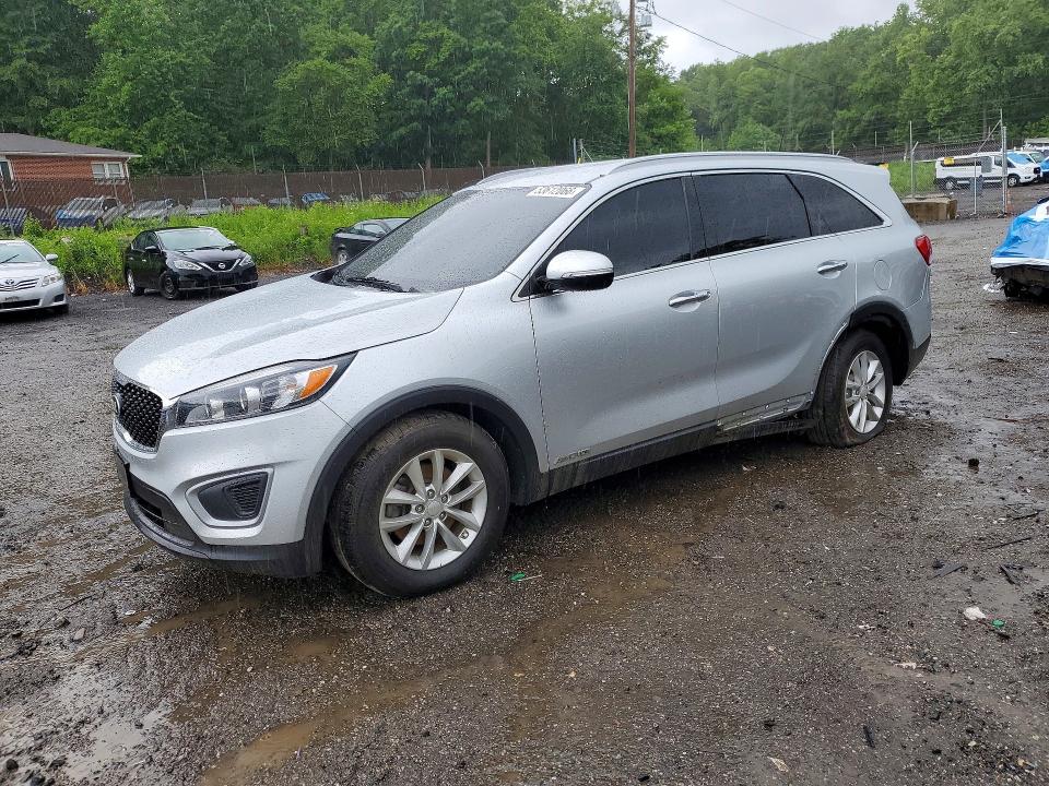KIA SORENTO 2017 with VIN 5XYPGDA52HG315531 - Photo from auction