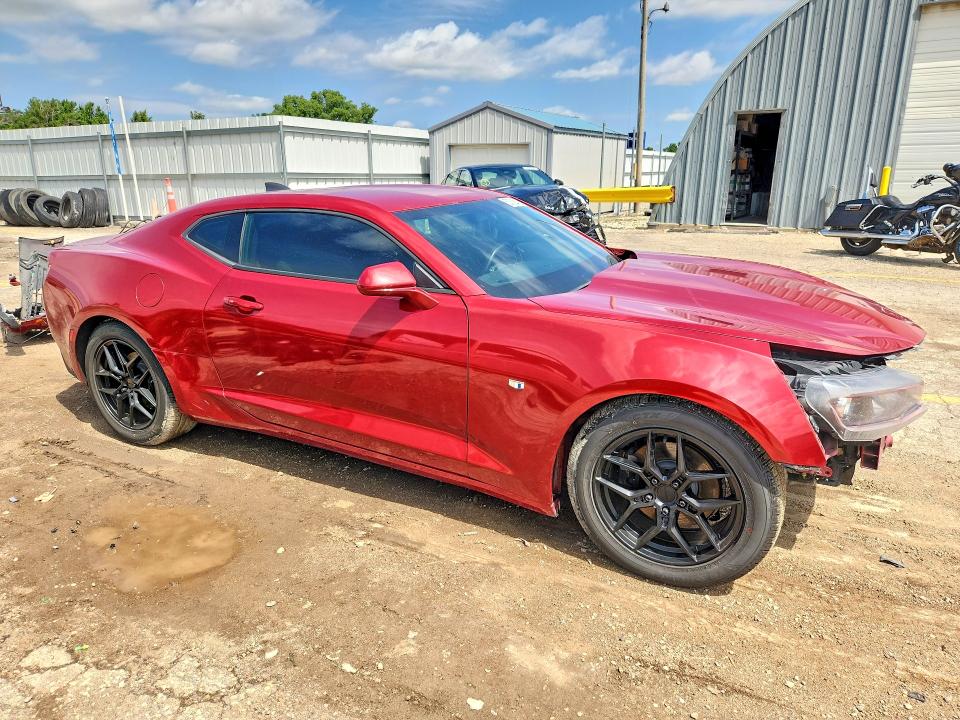 Photo 4 from auction – 2017 CHEVROLET CAMARO with VIN 1G1FB1RX5H0167954