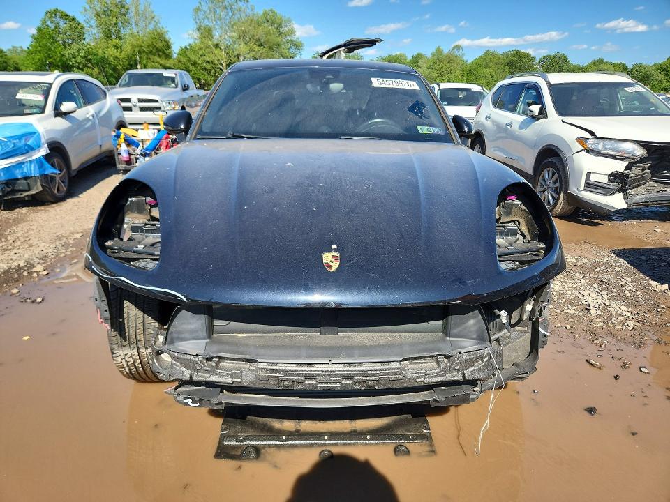 Photo 5 from auction – 2017 PORSCHE MACAN with VIN WP1AA2A50HLB02916