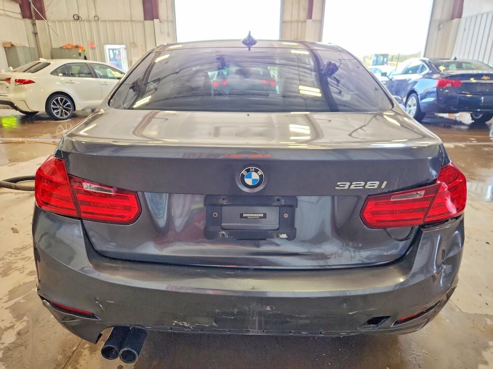 Photo 6 from auction – 2012 BMW 328 with VIN WBA3A5C55CF257328