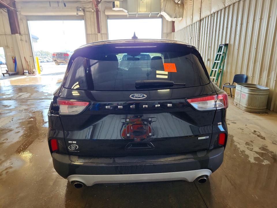 Photo 6 from auction – 2020 FORD ESCAPE with VIN 1FMCU9G65LUA99813