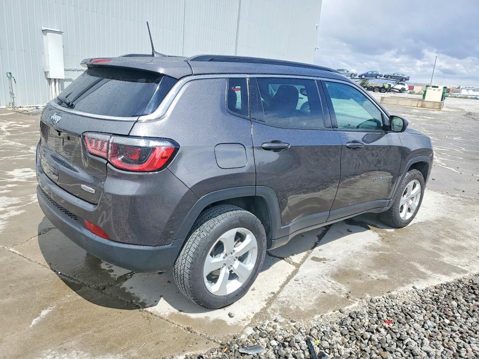 Photo 3 from auction – 2022 JEEP COMPASS with VIN 3C4NJDBB2NT173165
