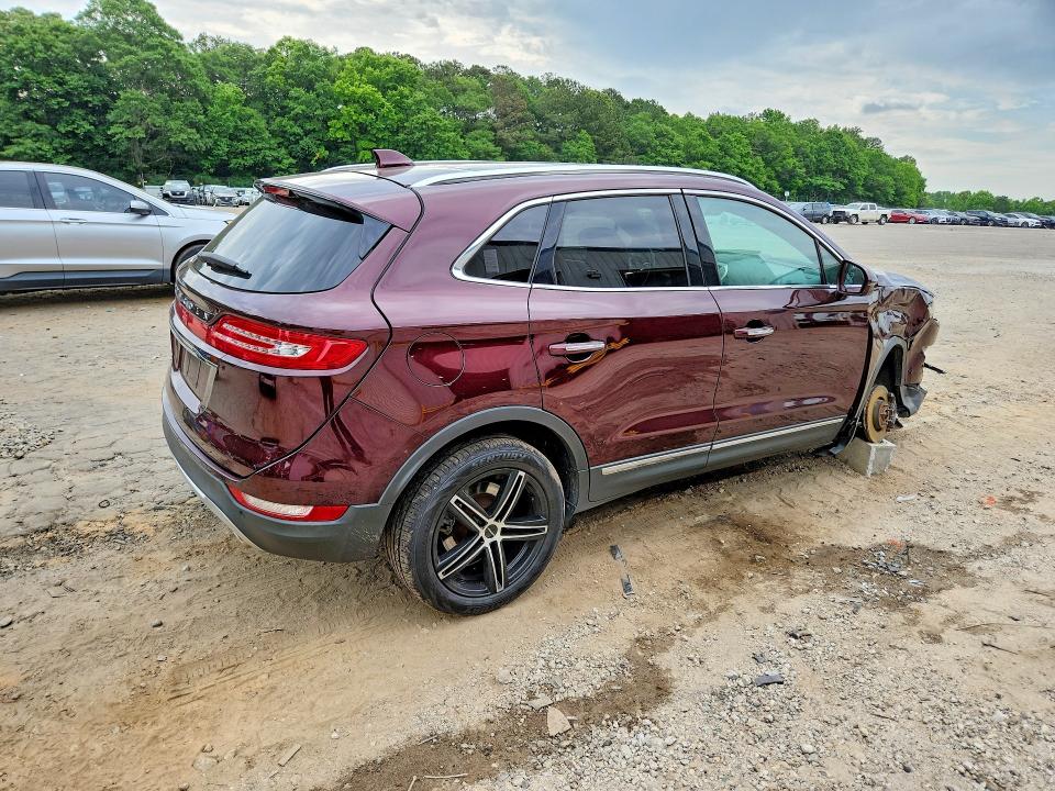 Foto 3 de la subasta – 2019 LINCOLN MKC con VIN 5LMCJ3D95KUL18026