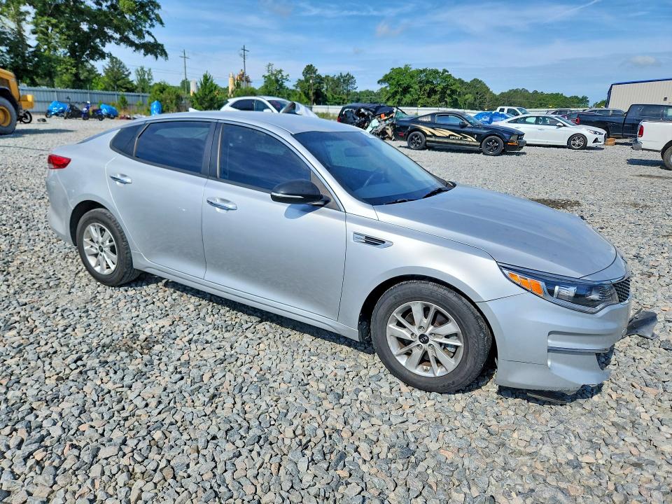 Photo 4 from auction – 2017 KIA OPTIMA with VIN KNAGT4L35H5146196