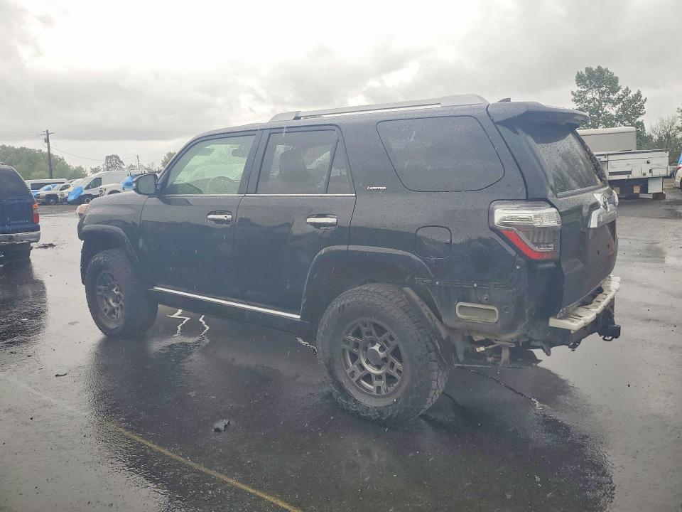 Photo 2 from auction – 2018 TOYOTA 4RUNNER with VIN JTEBU5JR9J5552328