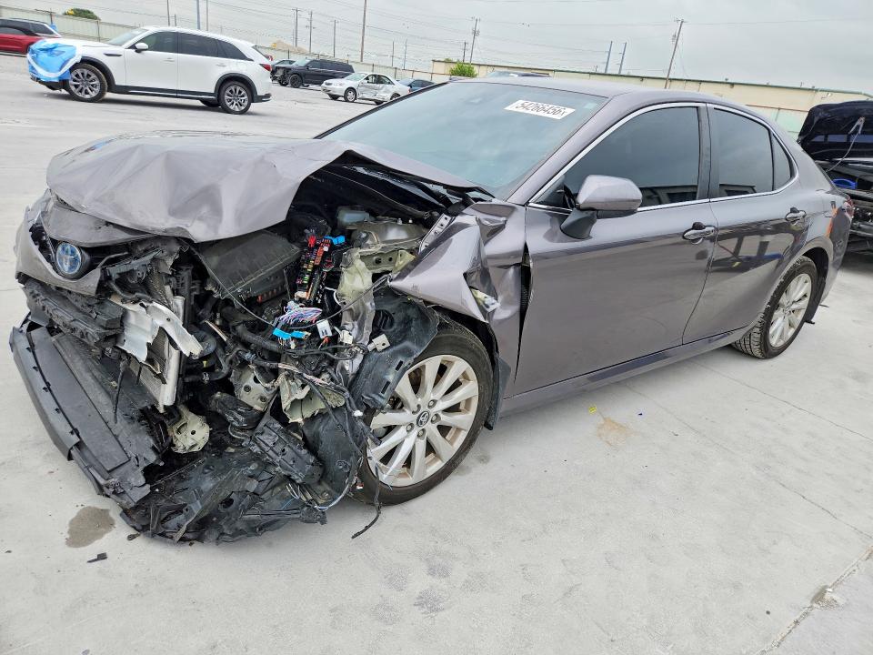 TOYOTA CAMRY 2022 with VIN 4T1C31AK5NU580271 - Photo from auction