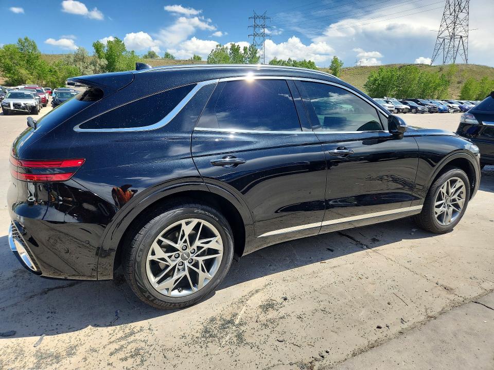 Photo 3 from auction – 2022 GENESIS GV70 with VIN KMUMADTB9NU071066