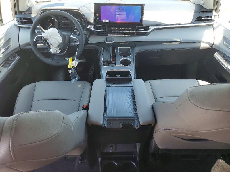 Photo 8 from auction – 2026 TOYOTA SIENNA with VIN 5TDYRKECXTS316613