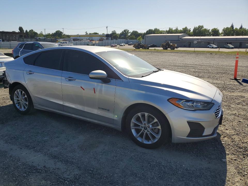 Photo 4 from auction – 2019 FORD FUSION with VIN 3FA6P0LU5KR110121