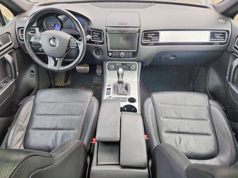 Photo 8 from auction – 2017 VOLKSWAGEN TOUAREG with VIN WVGRF7BP9HD000586
