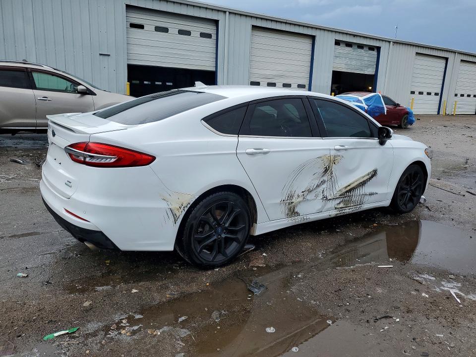 Photo 3 from auction – 2020 FORD FUSION with VIN 3FA6P0HD9LR140524
