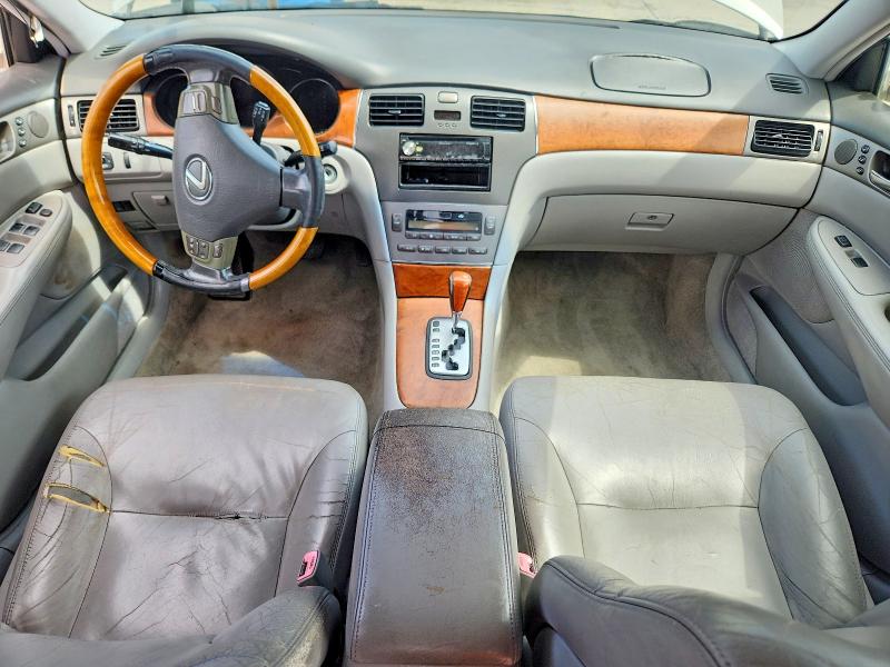 Photo 8 from auction – 2005 LEXUS ES with VIN JTHBA30G055086262