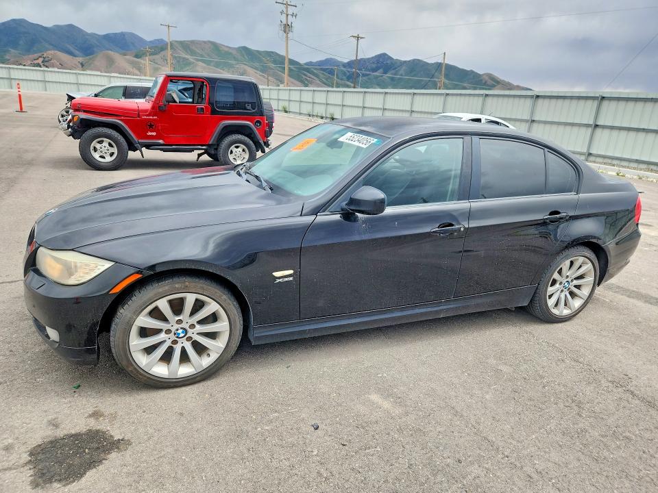BMW 328 2011 مع رقم تعريف المركبة WBAPK7C55BF086928 - صورة من المزاد