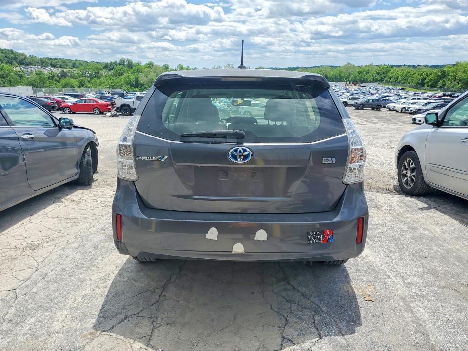 Photo 6 from auction – 2013 TOYOTA PRIUS V with VIN JTDZN3EU3D3256174