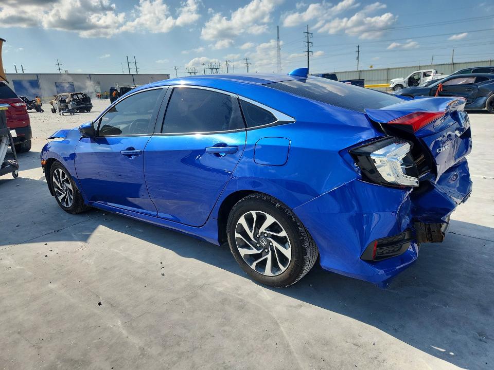 Photo 2 from auction – 2017 HONDA CIVIC with VIN 19XFC2F72HE015846