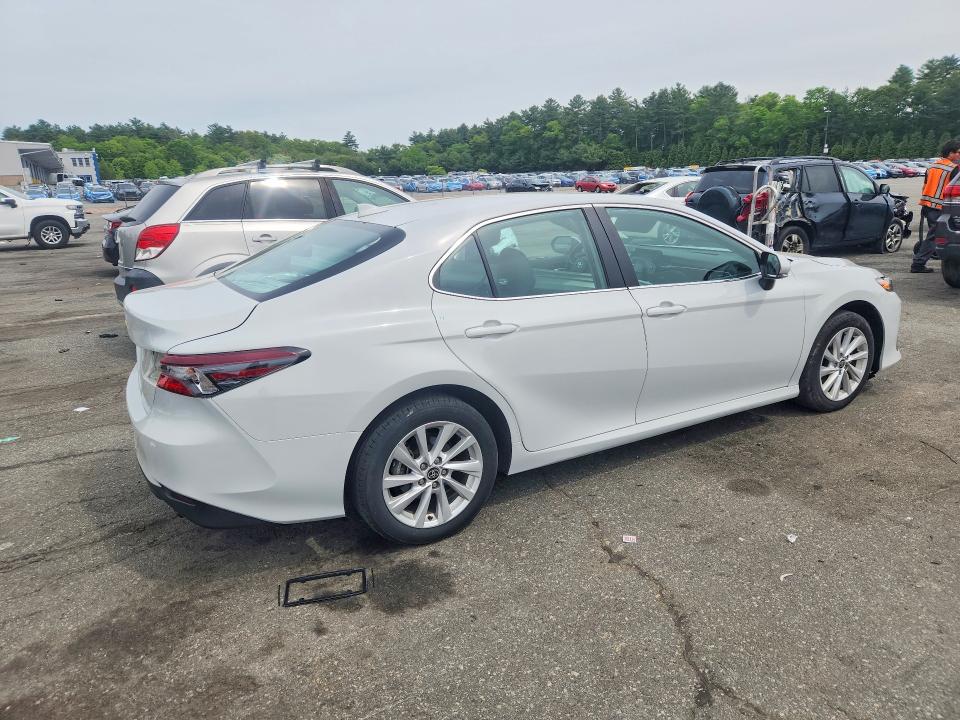 Photo 3 from auction – 2024 TOYOTA CAMRY with VIN 4T1C11BK3RU117006