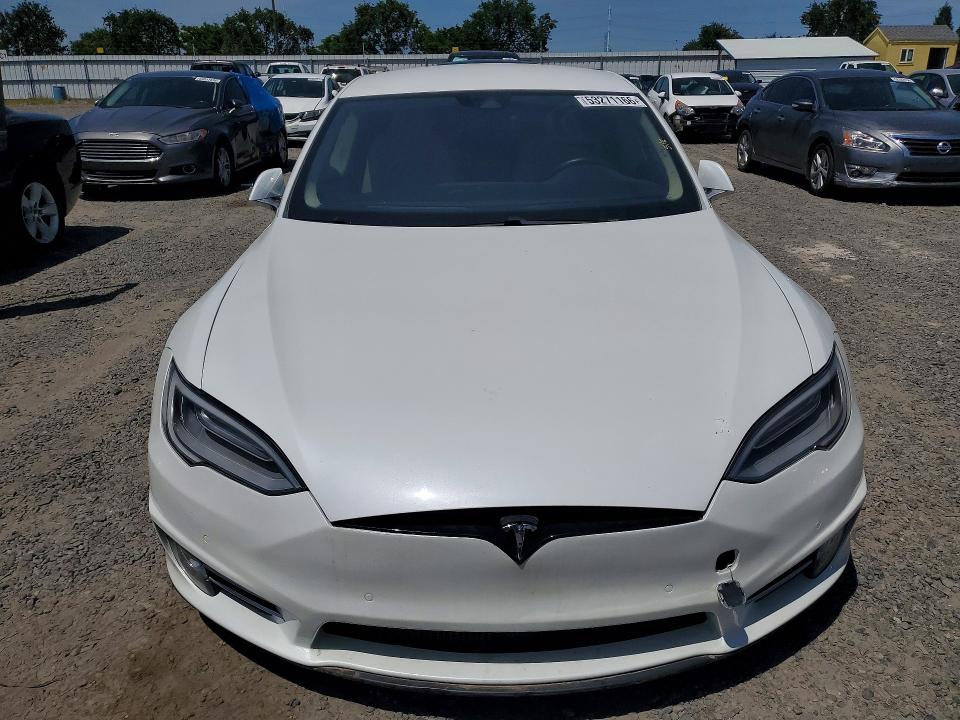 Снимка 5 от търг – 2015 TESLA MODEL S с VIN 5YJSA1E10FF114054