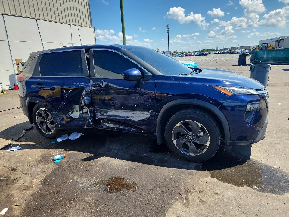 Photo 4 from auction – 2024 NISSAN ROGUE with VIN 5N1BT3BA0RC756054