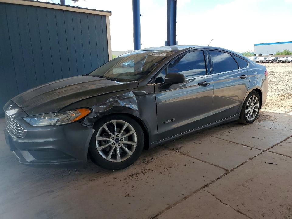 FORD FUSION 2017 مع رقم تعريف المركبة 3FA6P0LU5HR252882 - صورة من المزاد