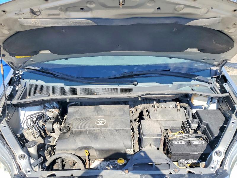 Foto 12 de la subasta – 2011 TOYOTA SIENNA con VIN 5TDKK3DC4BS046889