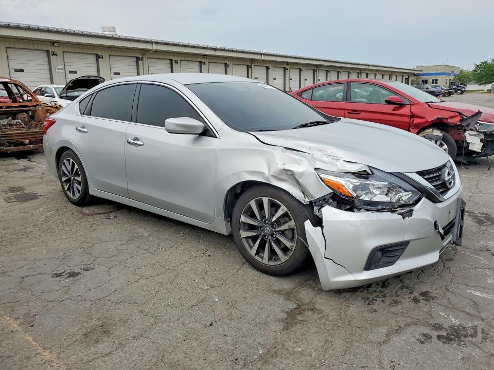 Photo 4 from auction – 2017 NISSAN ALTIMA with VIN 1N4AL3AP0HC207173