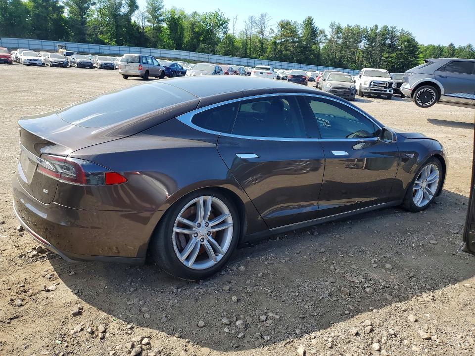 Photo 3 from auction – 2014 TESLA MODEL S with VIN 5YJSA1S12EFP52440