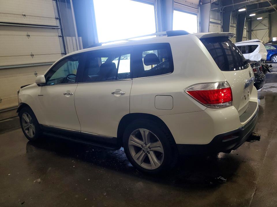 Photo 2 from auction – 2013 TOYOTA HIGHLANDER with VIN 5TDDK3EH6DS201917