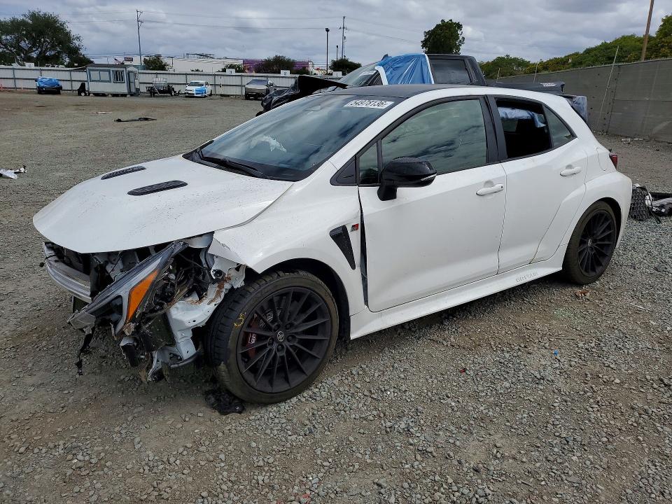 TOYOTA GR COROLLA 2026 z numerem VIN JTNABAAE9TA023737 - Zdjęcie z aukcji